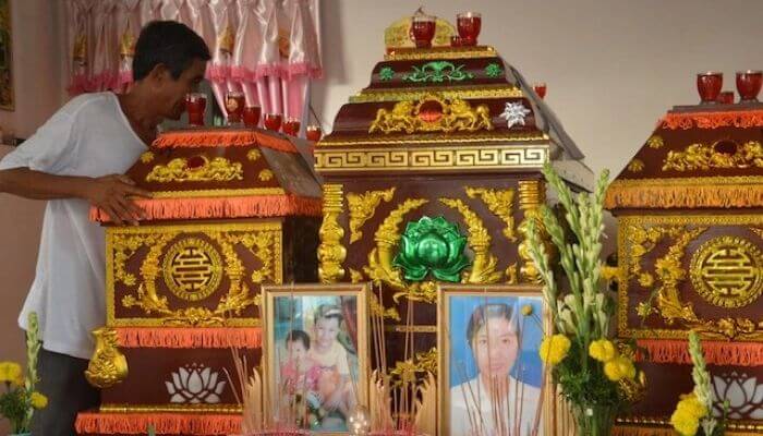 Nằm mơ thấy 3 quan tài