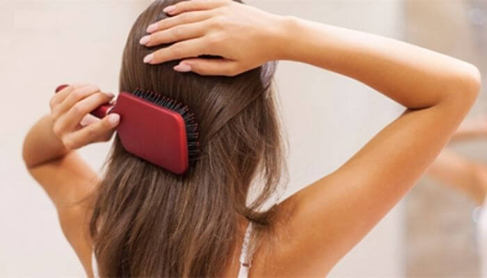 Trong giấc mơ thấy chải tóc